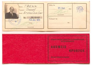 SMV-Dienstausweis mit bemerkenswertem Stempel. Quelle: Archiv Rohstoff Geschichte, Sammlung OMV-Pensionisten.